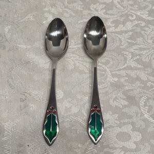 2 Teaspoons Cambridge Stainless Holly Christmas Holiday Berries Green Red